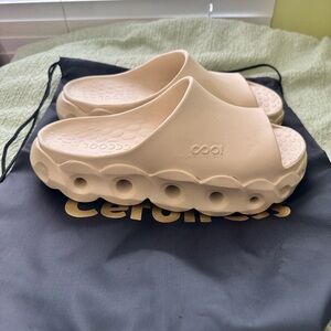 Cerodocus Cream Slide Sandals